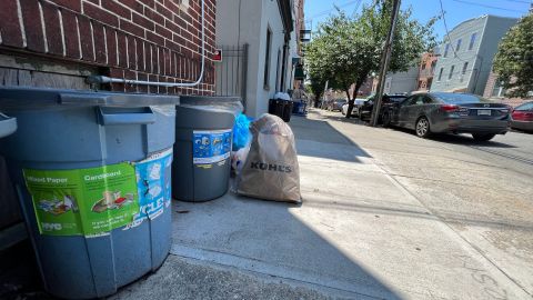 Basura residencial en Queens, NYC.