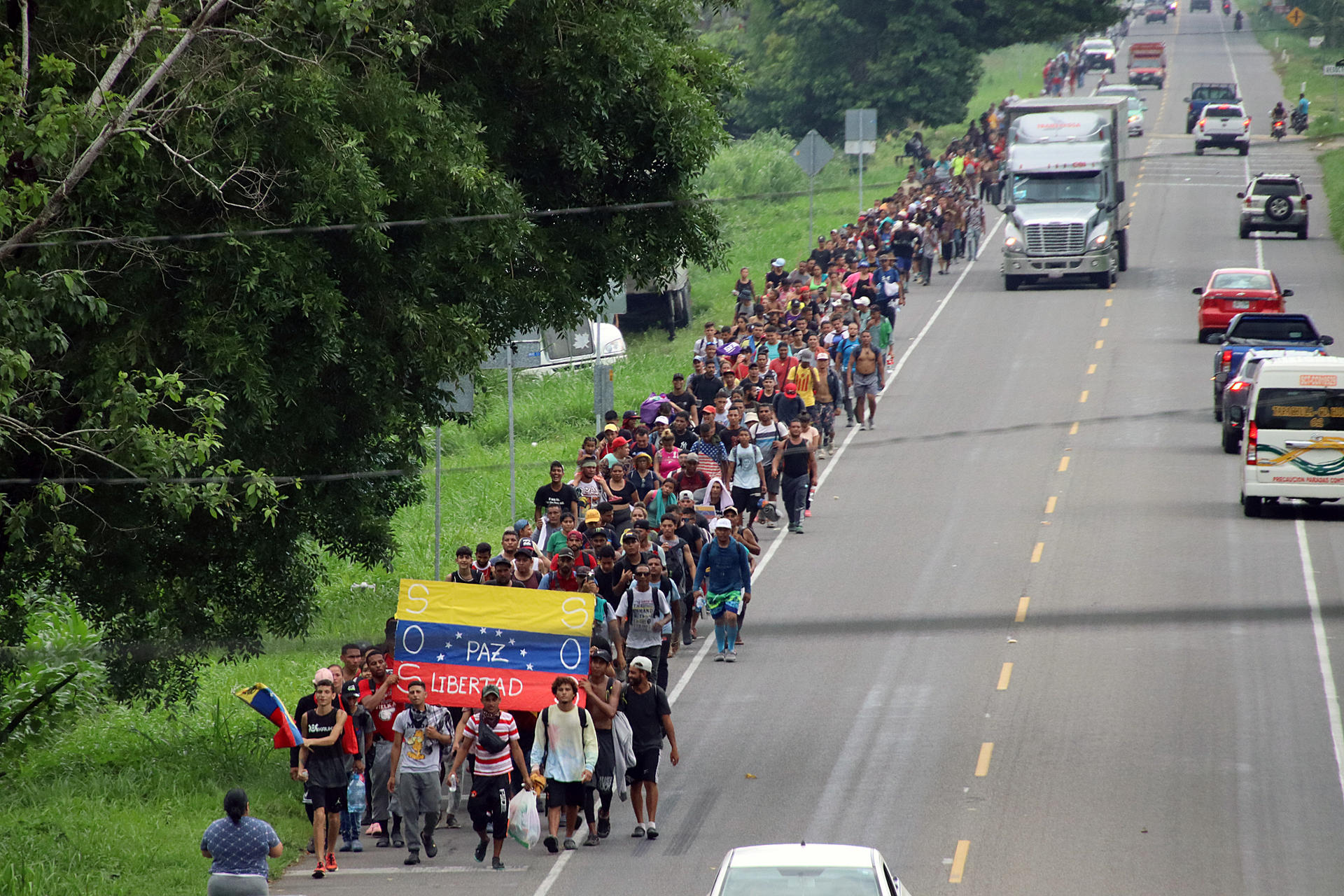 Una Nueva Caravana De Migrantes Venezolanos Sale Del Sur De México Con ...