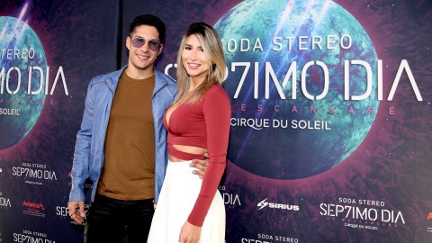 Natasha Araos, exesposa de Chyno Miranda, celebra la innovación en el mercado con un nuevo producto para hombres.