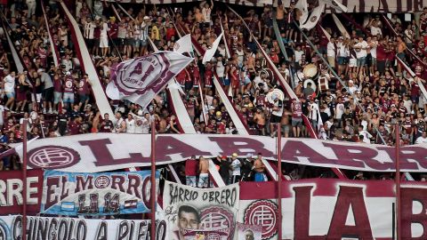 Tiroteo entre grupos de 'barras bravas' en Argentina deja un hincha de Lanús muerto