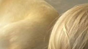 Conrad Sheils, de 9 meses, sigue desaparecido tras ser arrastrado por las corrientes intensas.