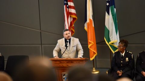 Edward Cabán, de origen puertorriqueño, ocupa la posición de máximo jefe policial de la Ciudad de Nueva York desde el 1 de julio.