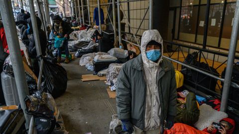 La ciudad de Nueva York se ha visto saturada por decenas de miles de inmigrantes que arribaron a los cinco condados en 2022.