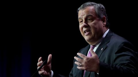 Chris Christie, candidato presidencial, cree que Trump se acuesta cada noche "pensando en el sonido de la reja de su celda" en prisión