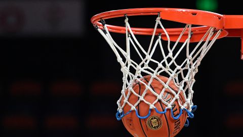 La Federación Ecuatoriana de Baloncesto (FEB) desconoció a la Liga Ecuatoriana de Baloncesto Profesional.