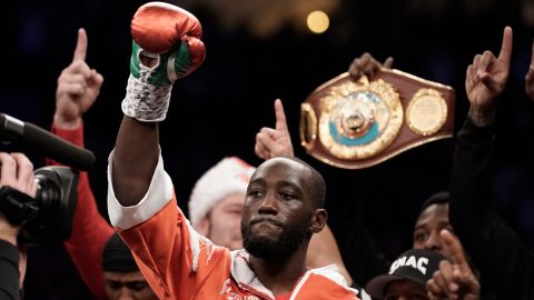 Terence Crawford, campeón indiscutido de superligero.