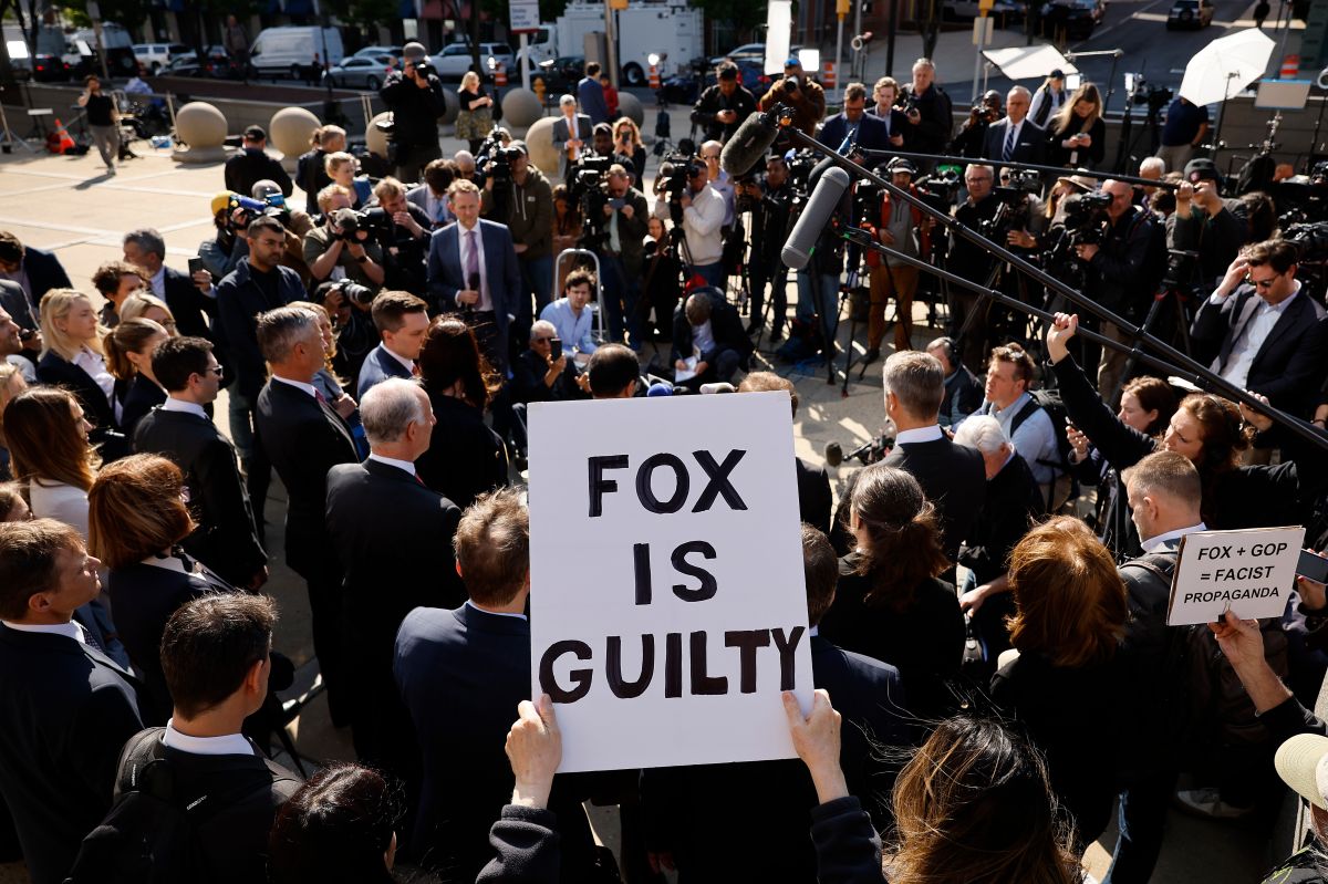 Former Fox Executives Express Remorse for Building a “Disinformation Machine”