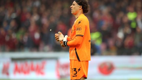 'Memo' Ochoa con el Salernitana.