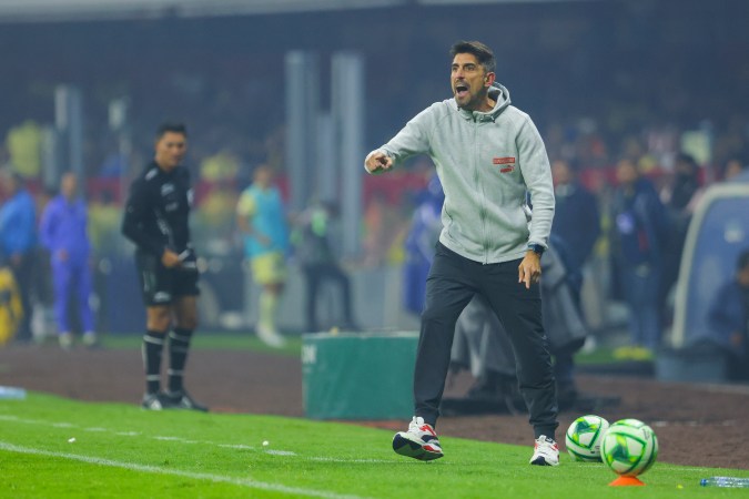 Veljko Paunovic tiene líder del Torneo Apertura a las Chivas, con dos triunfos en dos presentaciones. FOTO: Agustin Cuevas/Getty Images.