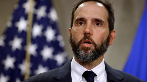 Quién es Jack Smith, el fiscal especial que está liderando la investigación en contra de Donald Trump y Walt Nauta