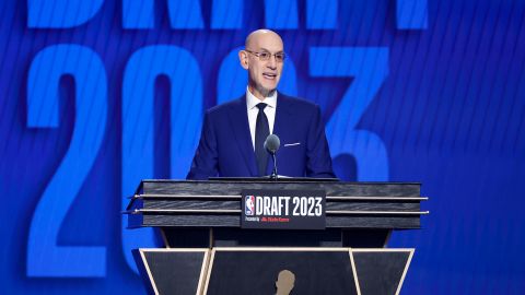 El comisionado de la NBA Adam Silver fue el encargado de dar a conocer los detalles de la NBA Cup.