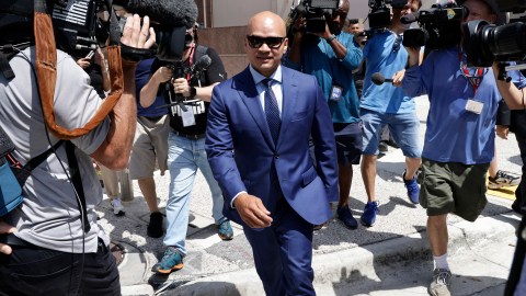Walt Nauta, asistente de Trump, busca retrasar su caso por mal manejo de documentos clasificados