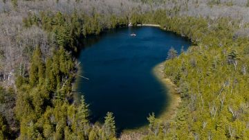 Lago Crawford: científicos creen que las capas de sedimentos bien conservadas del lago sirven como punto de referencia para un nuevo capítulo geológico.