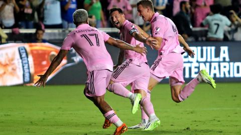 Josef Martínez y Lionel Messi celebrando un gol con el Inter Miami.