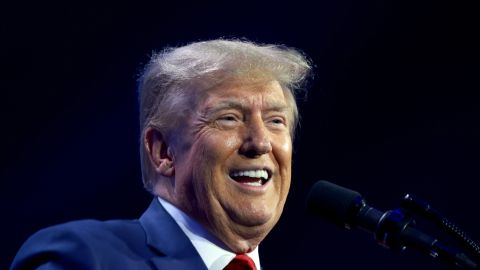 Funcionarios judiciales niegan que Trump vaya a ser acusado este jueves