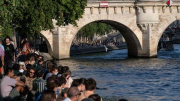Imagen general del río Sena en París.