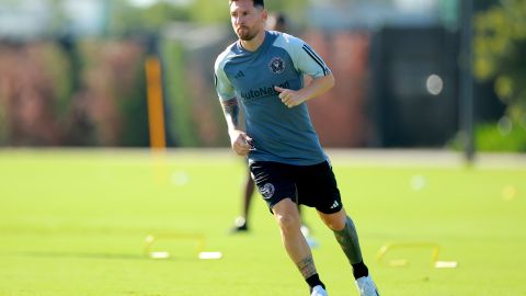 Lionel Messi en su primer entrenamiento con el Inter Miami.