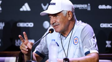 El entrenador de Cruz Azul cuenta con la confianza de la directiva para mejorar sus resultados.