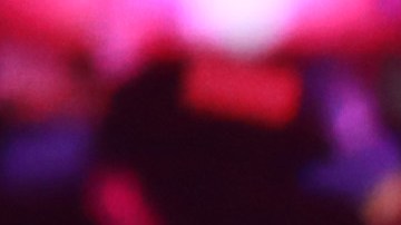 Danna Paola y Sofía Reyes comparten escenario en los Premios Juventud 2023.