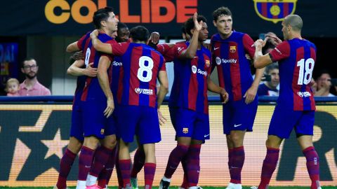 Jugadores del FC Barcelona celebran uno de los goles ante el Real Madrid.