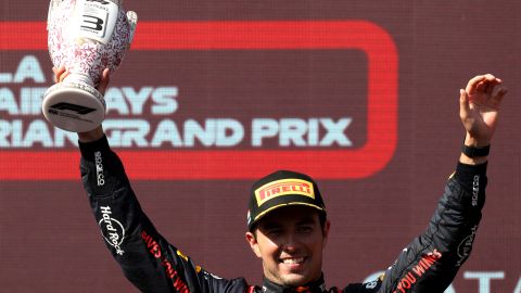 Sergio "Checo" Pérez celebra su carrera en el Gran Premio de Hungría.