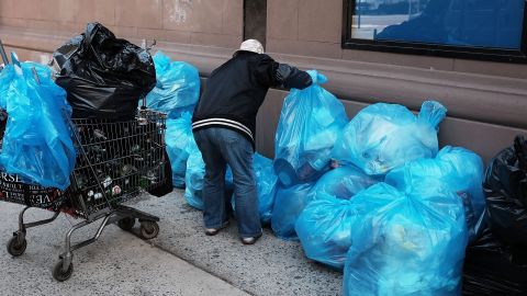 Ofrecieron una recompensa de $2,000 por información que lleve a la captura y condena de las personas responsables.