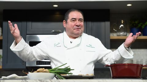 La antigua propiedad de Emeril Lagasse incluye una impresionante cocina.