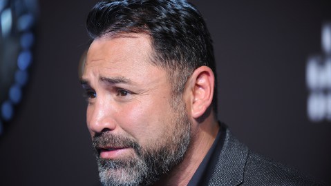 Óscar de la Hoya volvió a criticar a 'Canelo' Álvarez.