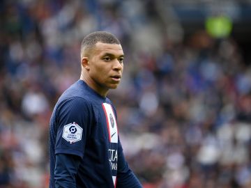 PSG pone en venta a Kylian Mbappé y lo saca de la gira de pretemporada