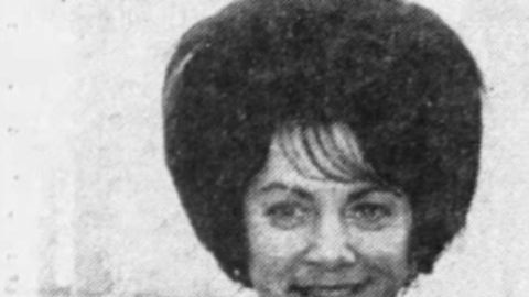 Al centro aparece la empresaria Jewell "Lalla" Langford.
