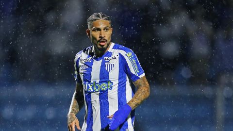 Paolo Guerrero viene de jugar con el Racing de Argentina.