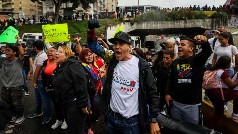 Oficialistas impiden una actividad de la opositora María Corina Machado en Caracas