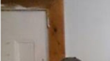 Melvi-Amador Rios aparece en esta foto incluida por las autoridades al centro debajo.