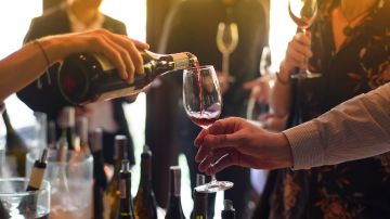 Hay evidencia del consumo de alcohol y el aumento de los riesgos de ciertos tipos de cáncer