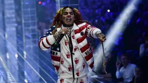 Tekashi 69 defiende con todo a Yailin 'la más viral'.