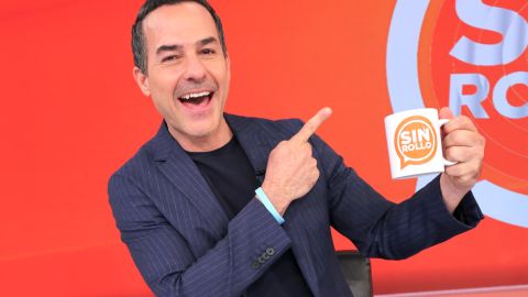 El presentador Carlos Calderón se encuentra trabajando en Telemundo.