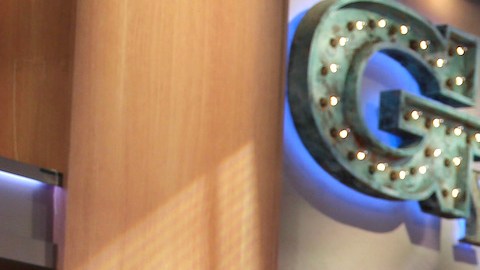 La conductora Lili Estefan y Raúl de Molina.