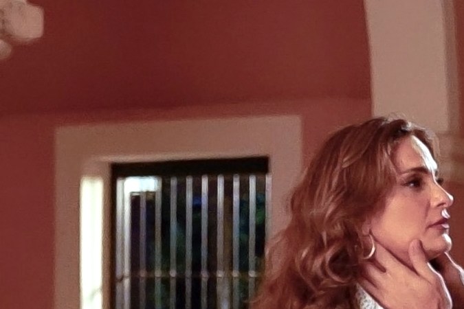 Luis Roberto Guzmán y Mariana Seoane en una escena de la telenovela "Tierra de Esperanza".