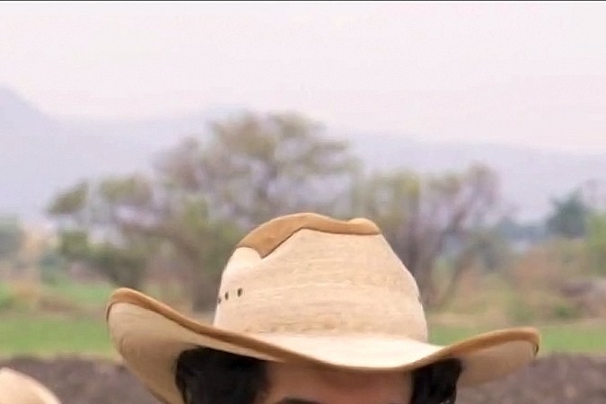 Andrés Palacios y Daniel Tovar en una escena de la telenovela "Tierra de Esperanza"