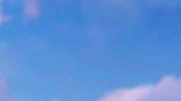 La dominicana Francisca presume sus vestuarios.