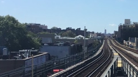 Estación aérea del Metro de Nueva York.