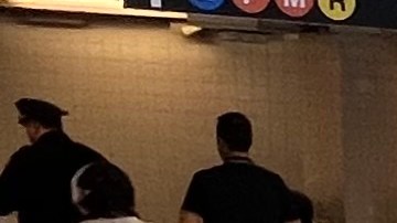 La presencia de vendedores ambulantes en el metro ha aumentado en los últimos meses