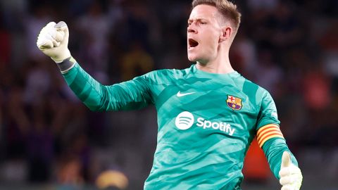 Marc-Andre ter Stegen celebra el gol del FC Barcelona al Cádiz CF en la segunda jornada de LaLiga.