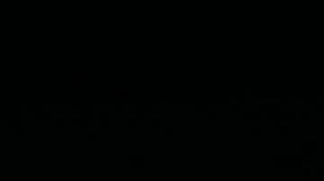 Roberto Mancini (d) posa con el presidente de la federación saudí Yasser Al Misehal.