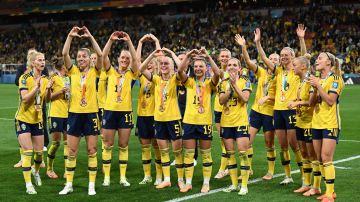 Jugadoras suecas celebran tras llevarse el tercer lugar del Mundial Femenino.