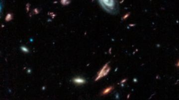 Eärendel en un cúmulo de galaxias masivas. NASA, ESA, CSA