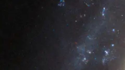 Galaxia espiral UGC 12295. ESAHubble & NASA, A. Filippenko, J. Lyman