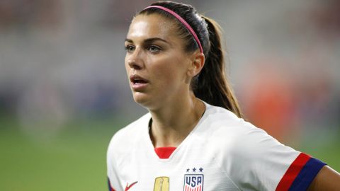 "Sus acciones públicas me dan asco": Alex Morgan mostró su repudio por el beso de Rubiales a Jenni Hermoso