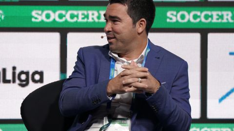 Deco ofrece una conferencia en la Soccerex Europe Convention de 2019 en Lisboa, Portugal.