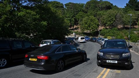 Las temperaturas dentro de un vehículo puede subir a 20° F en solo 10 minutos, dice la Administración Nacional de Seguridad del Transporte en las Carreteras.